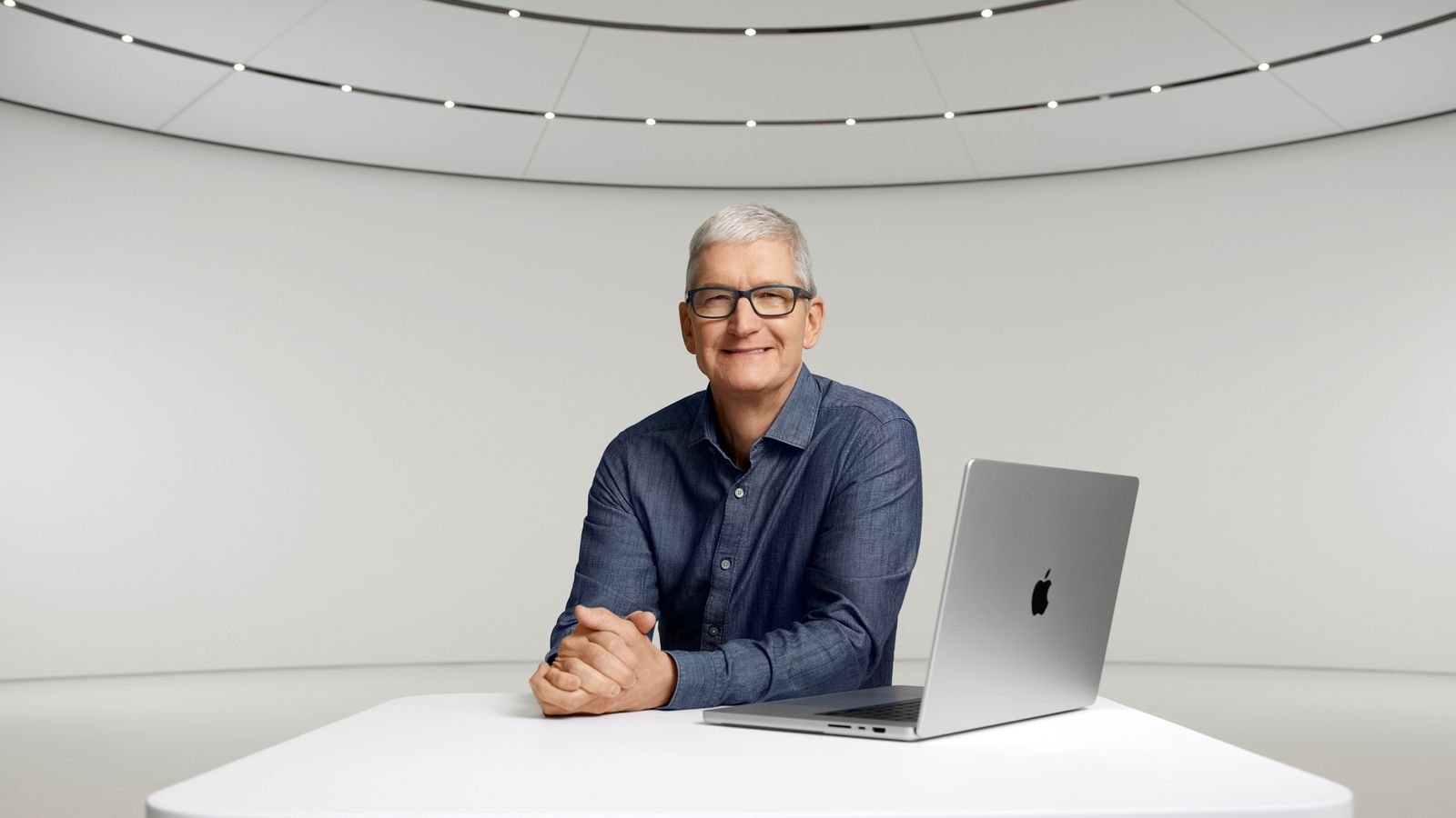 Apple CEO Tim Cook vows to lobby the US government on immigration