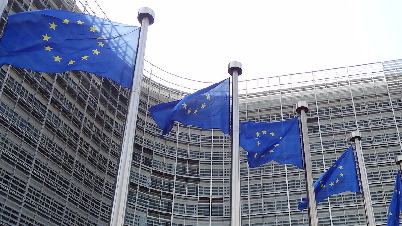 Apple Maps & Apple Ads are not popular enough to be regulated by the EU