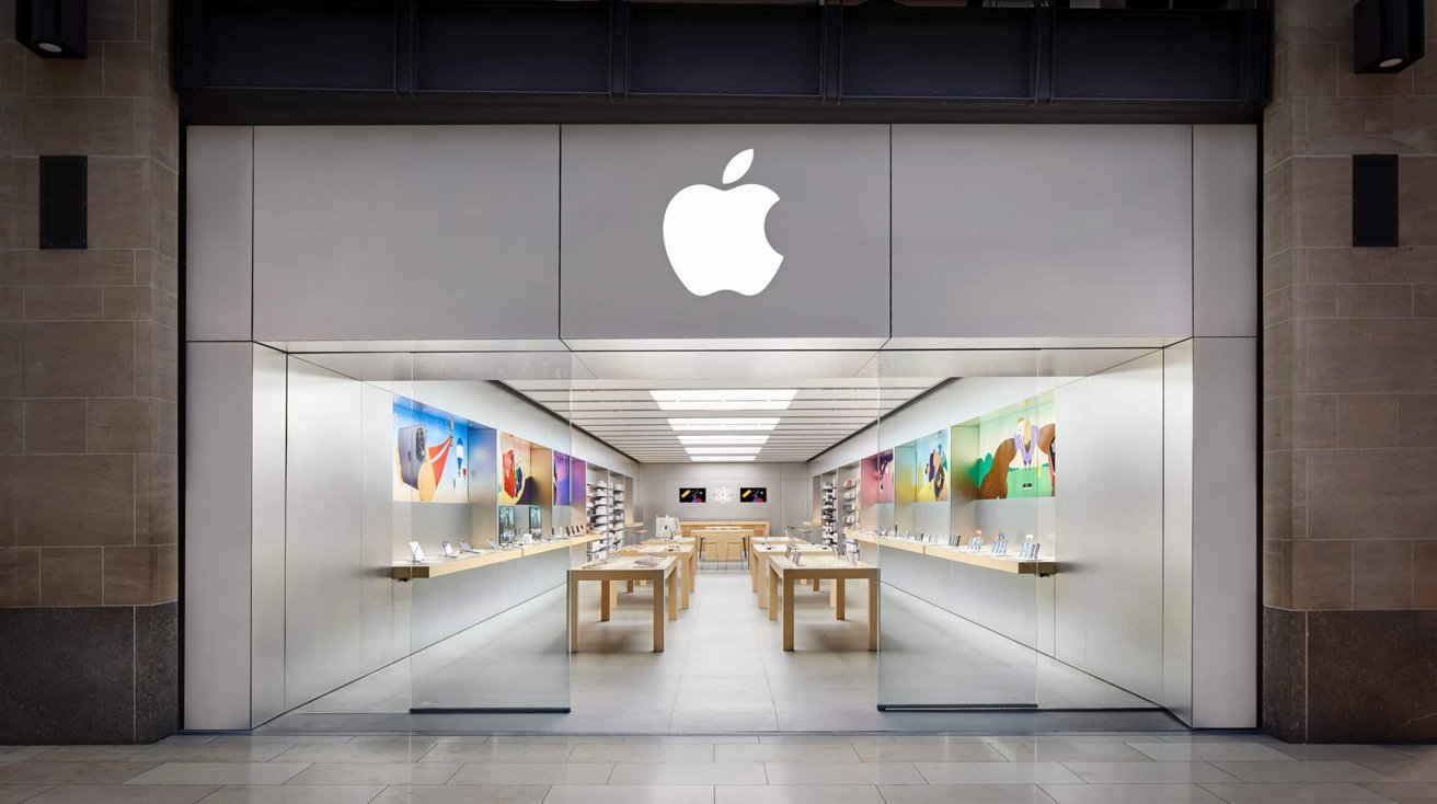 Crime blotter: Teenagers arrested for shoplifting at Cambridge Apple Store