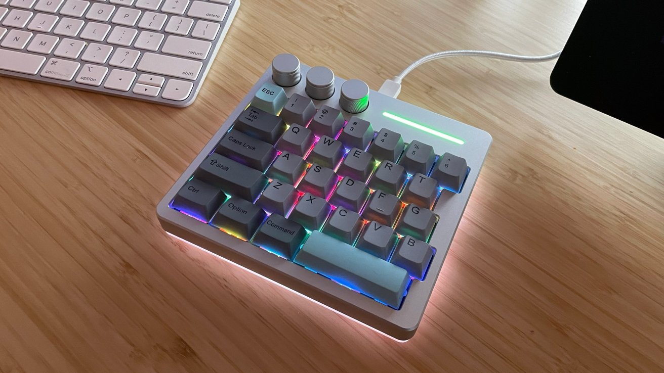 KiiBoom Cybrix 29 review: Half the keyboard, all the tools