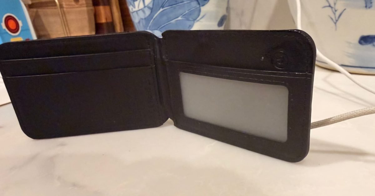 MagSafe Monday: TopMade Wallet Review - Find My and Massive Storage - 9to5Mac