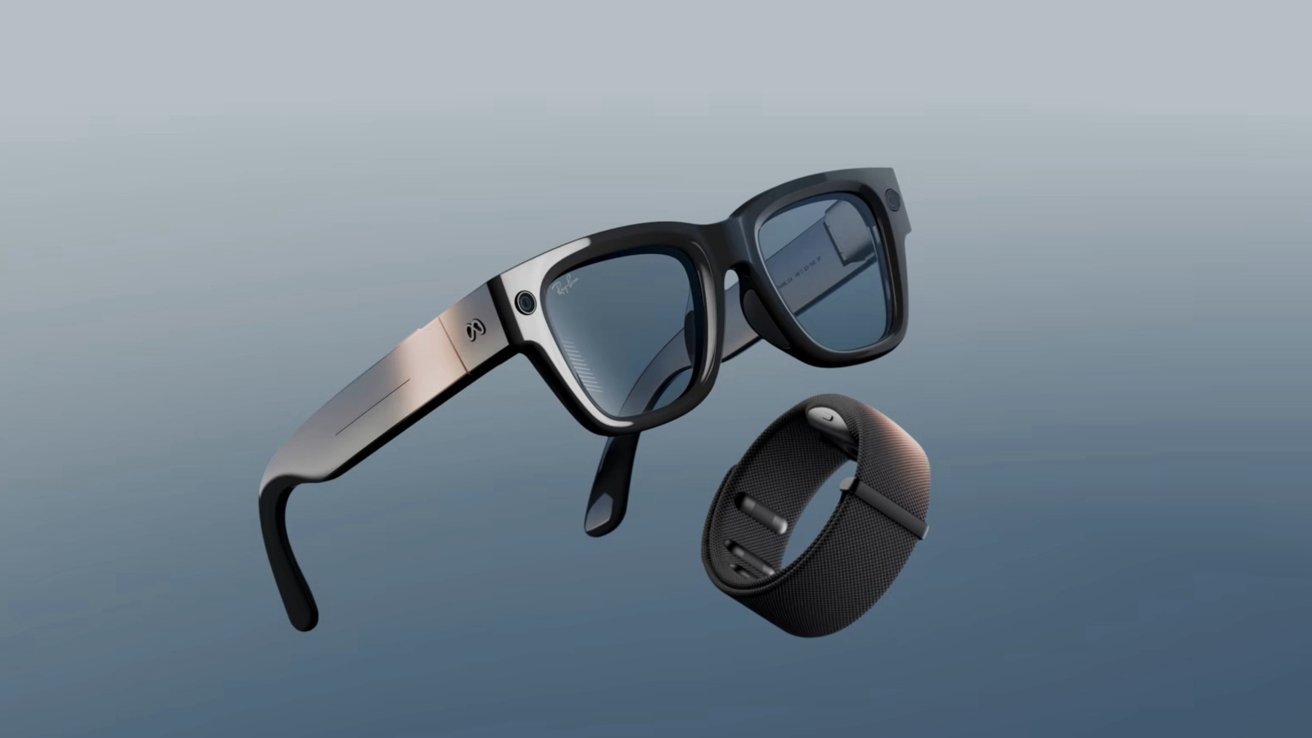 The application alerts the user to nearby smart glasses equipped with a camera
