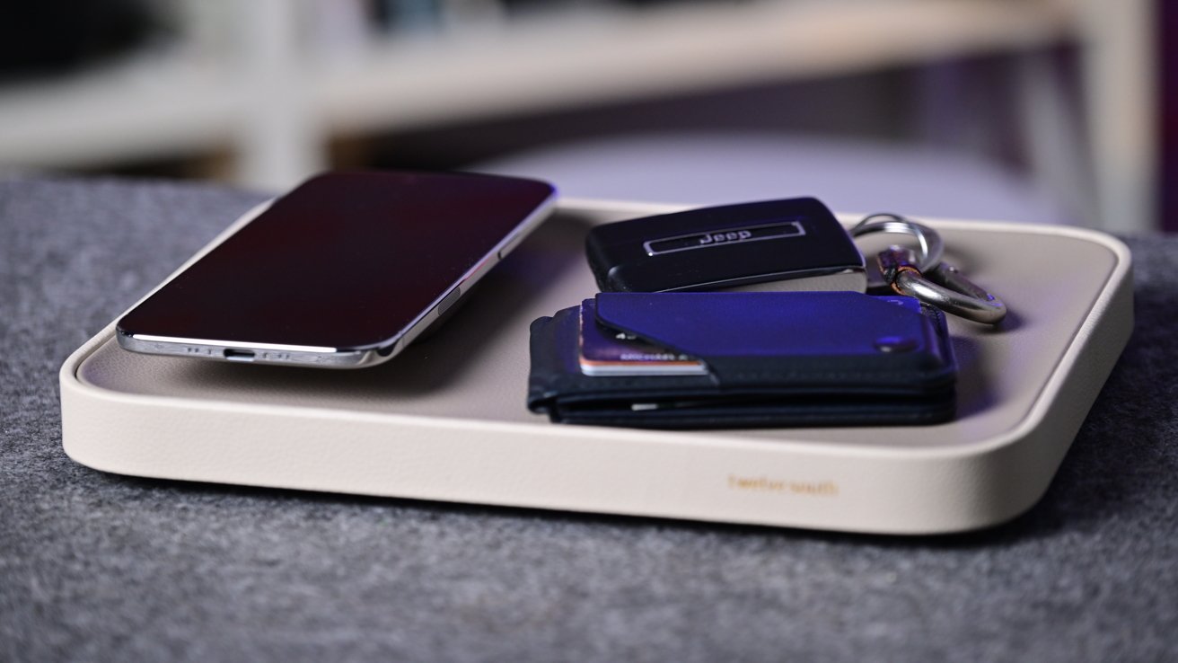 Twelve South Valet Review: Custom MagSafe Charger